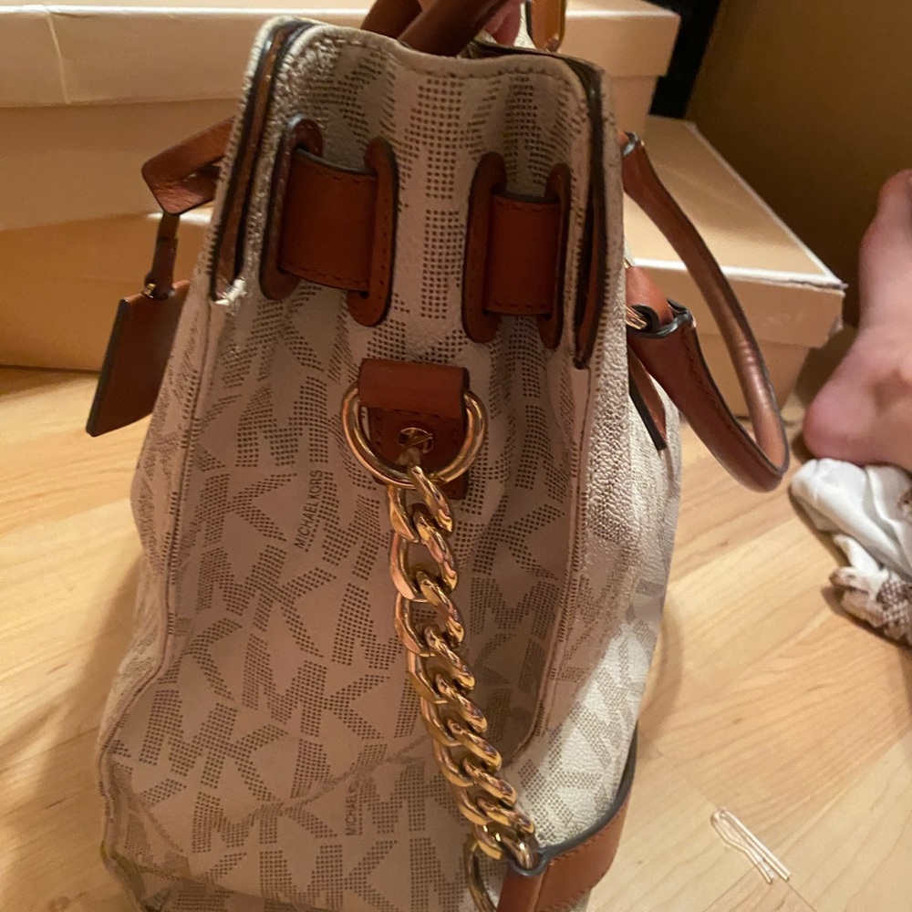 Micheal Kors Hamilton tote - Picture 3 of 7